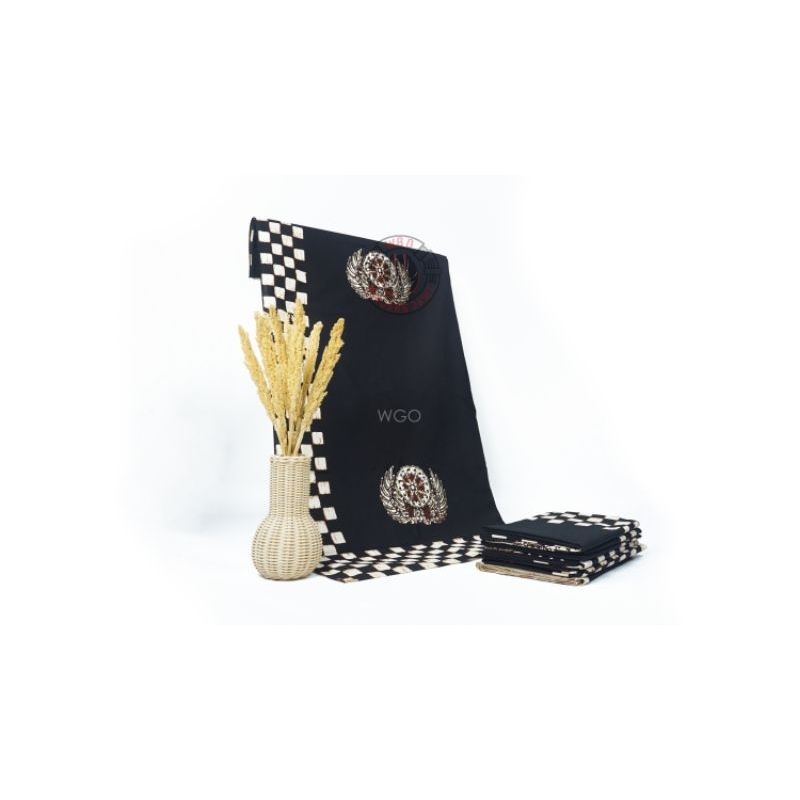 Jarik Alusan Motif Latar Cemeng Seret poleng Ceplok Cokro Manyura