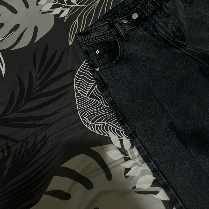 jeans ripped preloved