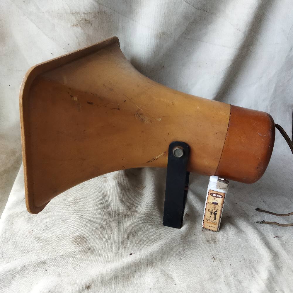 Pajangan Vintage Toa Lawas merk Sierra