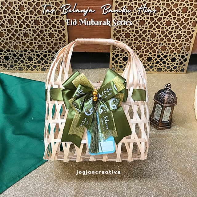 

KERANJANG BAMBU NATURAL PARSEL LEBARAN IDUL FITRI BONUS HANG Tas belanja 20 x 10cm warna pita keranjang toples kue kering tabung 600-1000ml 2 pcs tote bag hampers