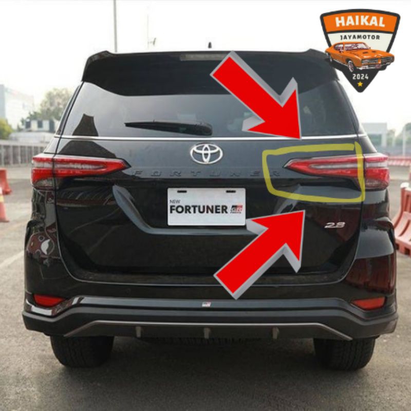 Mika Lampu Belakang Toyota Fortuner VRZ 2021 Original