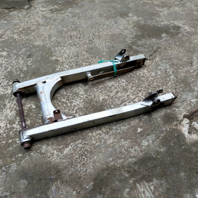 Swing Arm Supit Arem Lengan Ayun Yamaha Jupiter Z Burhan Original Bekas Copotan Motor Second 2nd