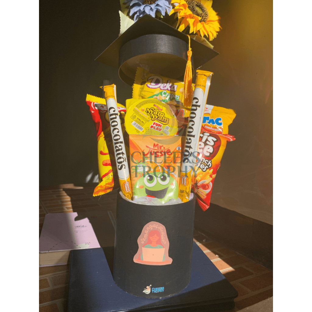 

Buket Toga Snack Bloom Bouquet Wisuda Murah Buket snack Graduate Buket Bloom Flower