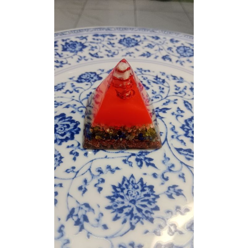 orgonite piramida 7 cakra