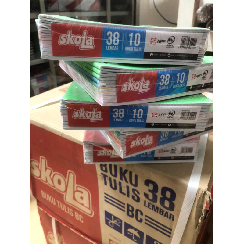 

Buku Tulis by Sidu Merek Skola 38 lembar / 1 pak 10 buku