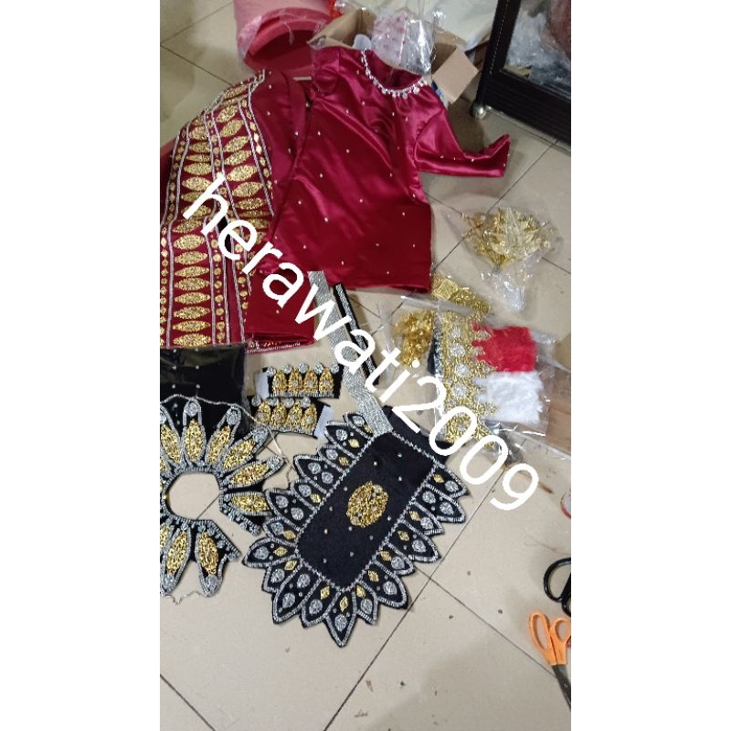 mahkota tari Gorontalo/ baju tari Gorontalo