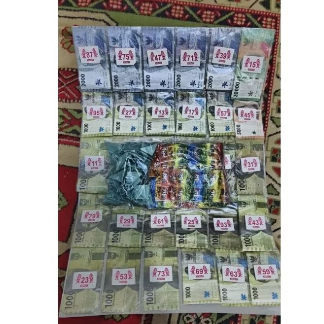 mainan berhadiah uang semua , isi cabutan 200biji (20k free untuk penjual tidak masuk nomer)