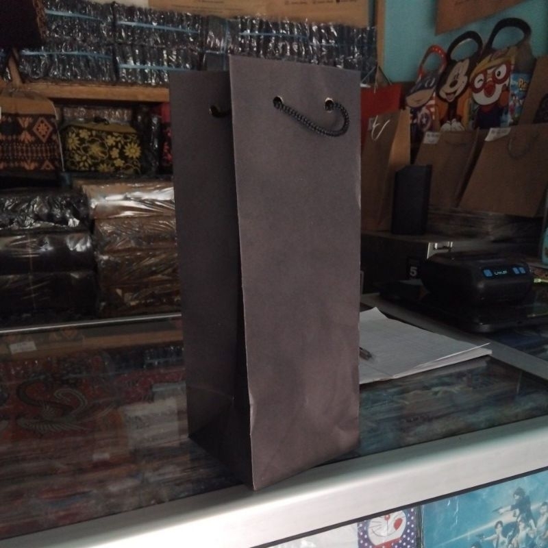 

paperbag botol black (10x10x25) isi 12 pc