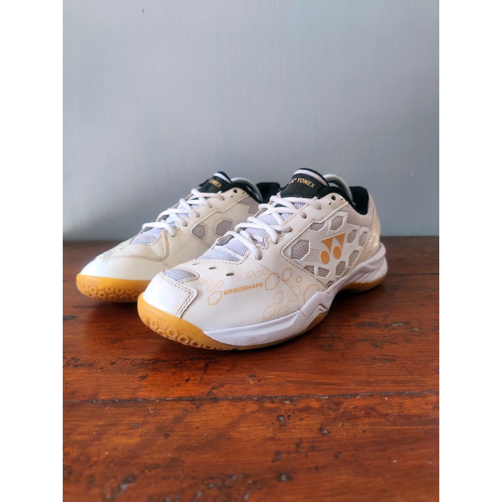 SEPATU OLAHRAGA SEPATU BADMINTON YONEX POWER CUSHION 101