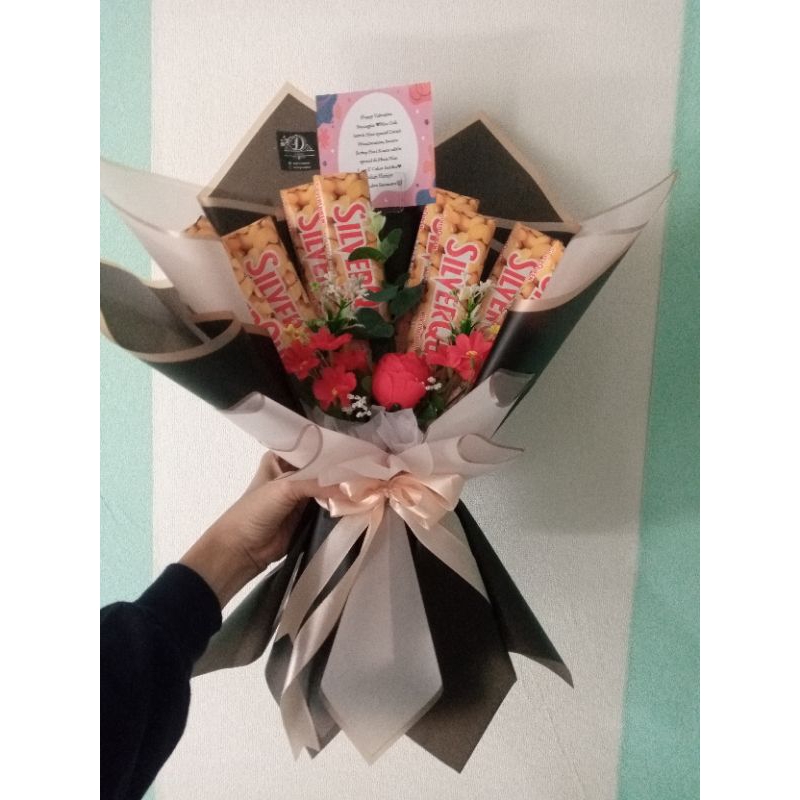 

buket coklat silverqueen 8 pcs 58 gr,di kirim 1 -2hari