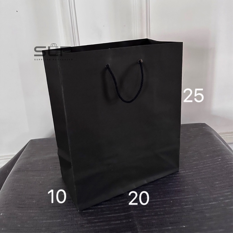 

PAPER BAG HITAM 20x25 TAS KERTAS GOODIE BAG HITAM SOUVENIR HAMPERS TEMPAT KADO