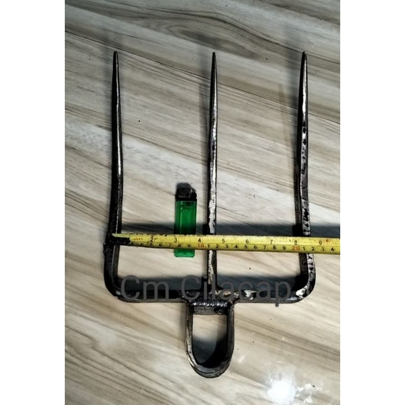 CANGKUL GARPU TANAH BAJA PERR ASLI