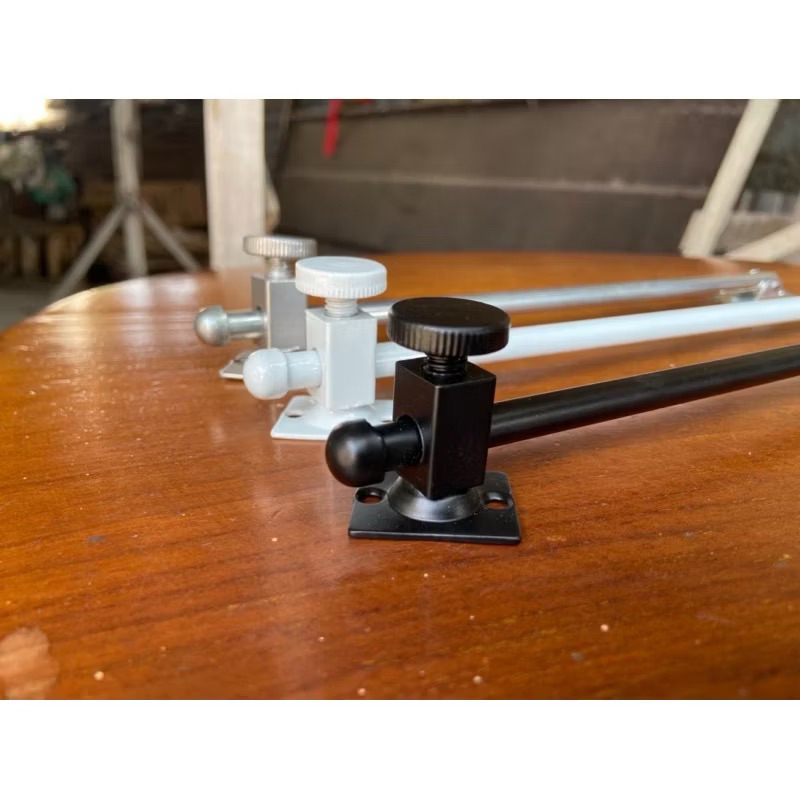 Syafa Dstore Lamskar Jendela/Ramskar Putar Hak Angin Putar Penahan Jendela Panjang 25 Cm Bahan Besi