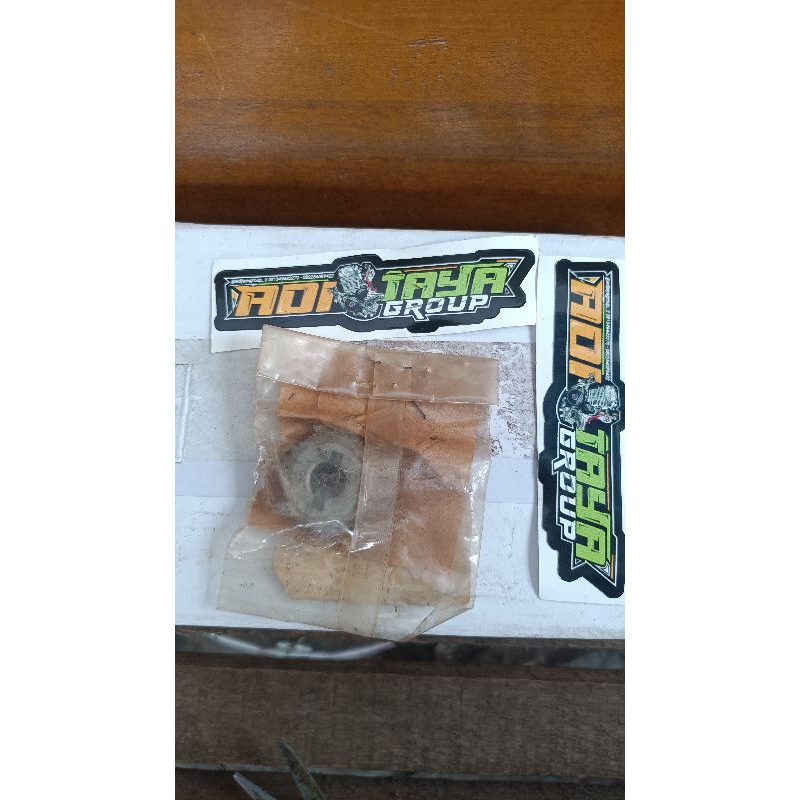 Gear Gigi Pompa Oli Samping Yamaha V75/V80/Alfa/Cham/Sigma/Force1/F1zr Original Nos