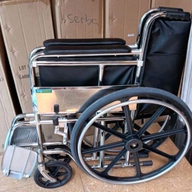 Kursi Roda Standar Seken Bahan Crome Lipat - Prima Mart