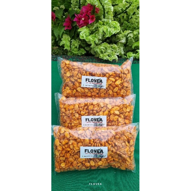 

Cemilan Batik Madura Flovea /Kacang koro pedas