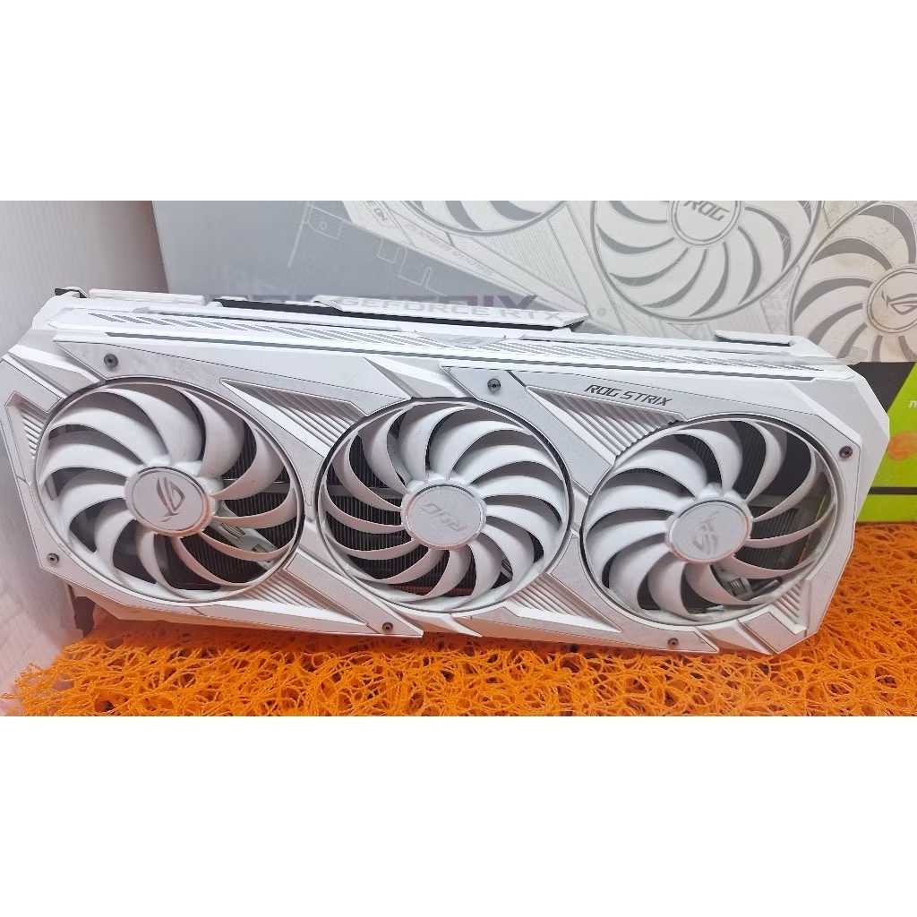 VGA ASUS ROG STRIX OC NVIDIA GeForce RTX 3090 24GB GDD6X WHITE - SECOND