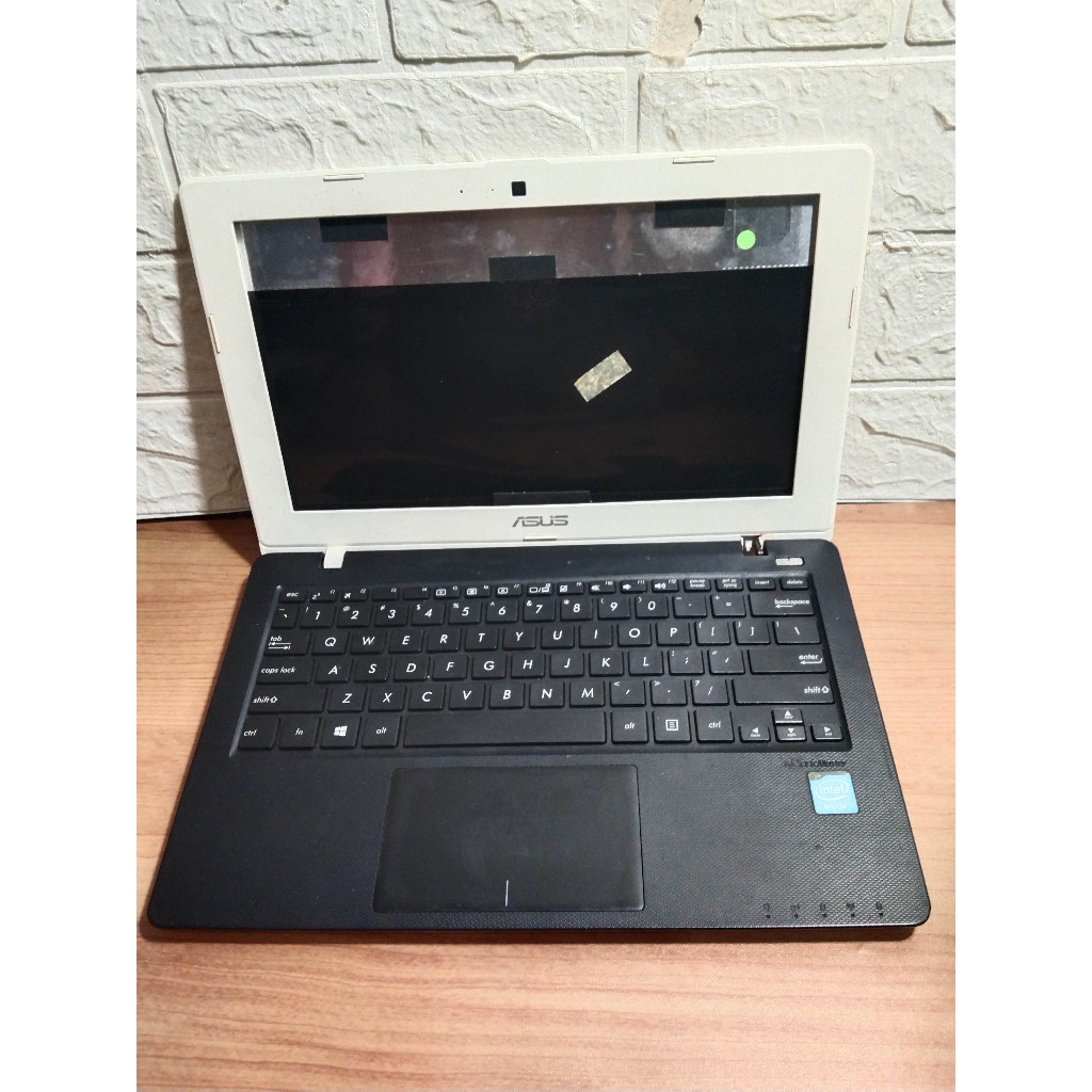 Casing Notebook Asus X200M