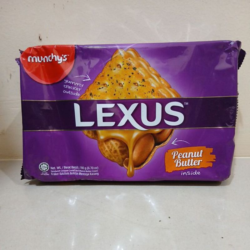 

Lexus Peanut Butter Crackers 190 Gram, Lexus Renyah, Mantap Rasa Kacangnya