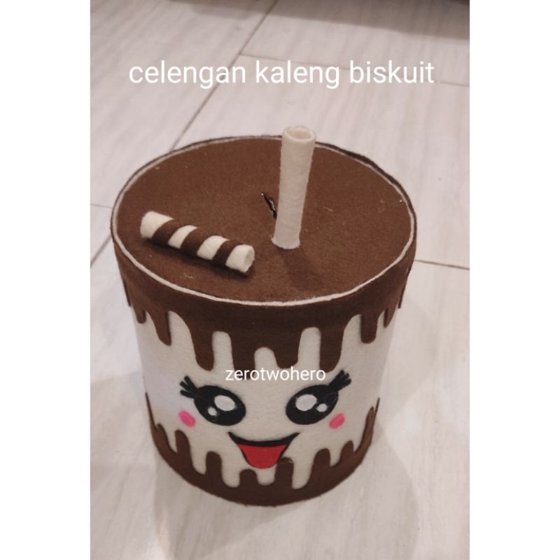 celengan flanel kaleng biskuit