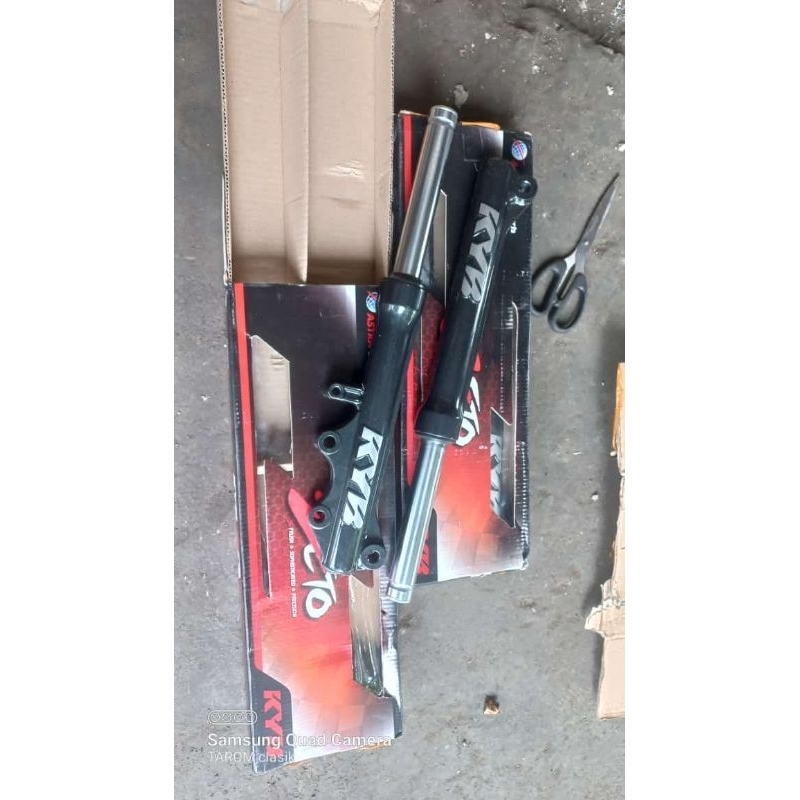 SHOCK DEPAN SKOK DEPAN KYB ORIGINAL