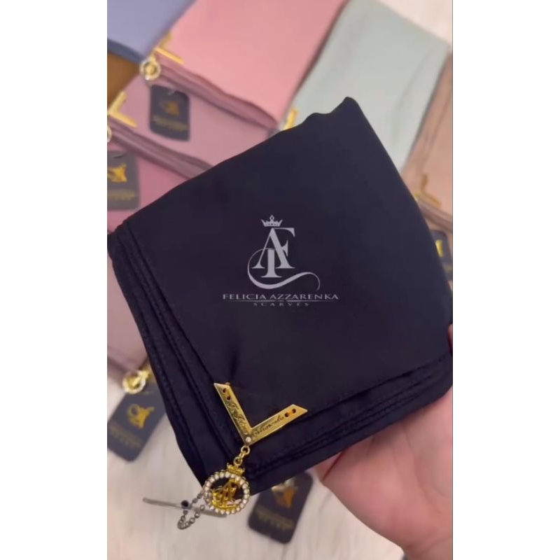 Felicia Azzarenka Voal