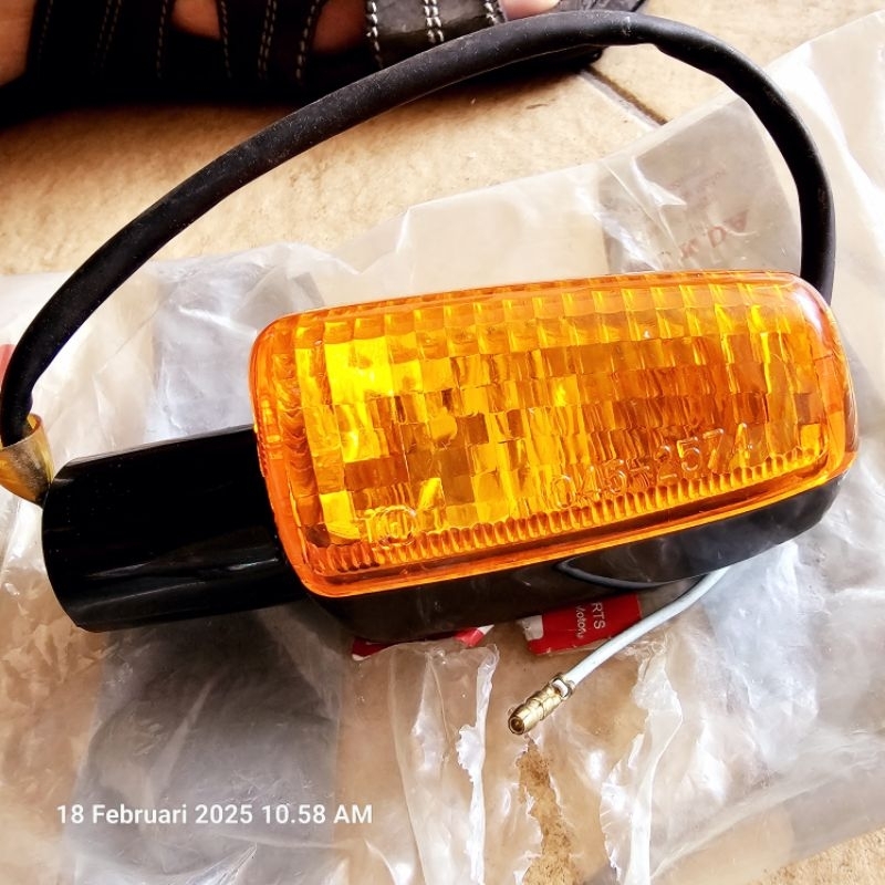 Reting depan Tiger kanan. 33400-KCJ-720