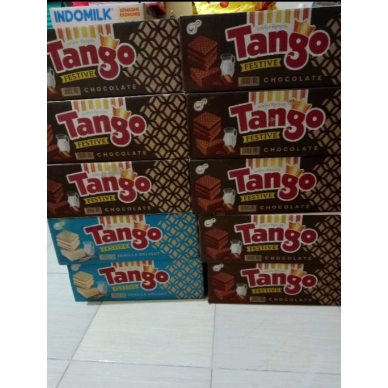 

TANGO Wafer Keleng 240 gram - Cokelat 1 krton ( isi 6 )