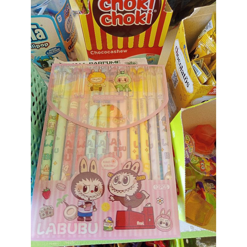 

pulpen karakter labubu