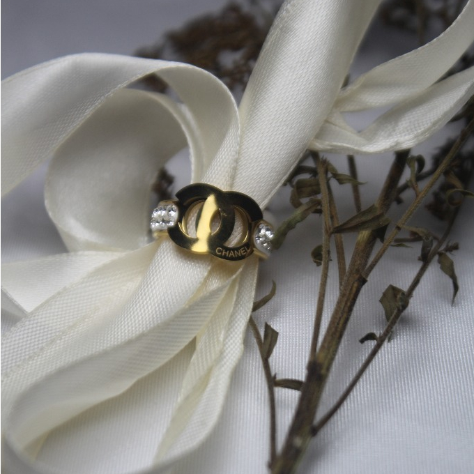 Glintzy.co_Cincin Titanium Chanel