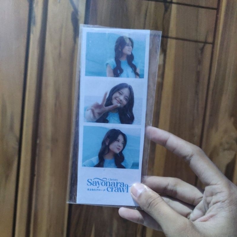 Photostrip Christy Sayonara Crawl