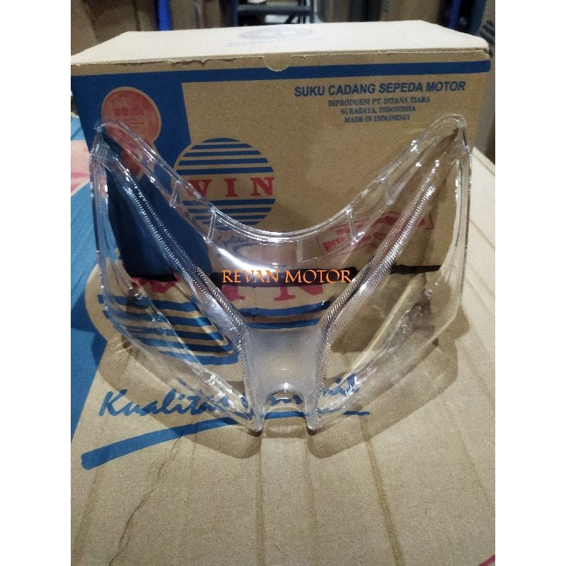 Kaca mika  lampu depan vario 110 karbu/Mika lampu depan vario 110 karbu lama