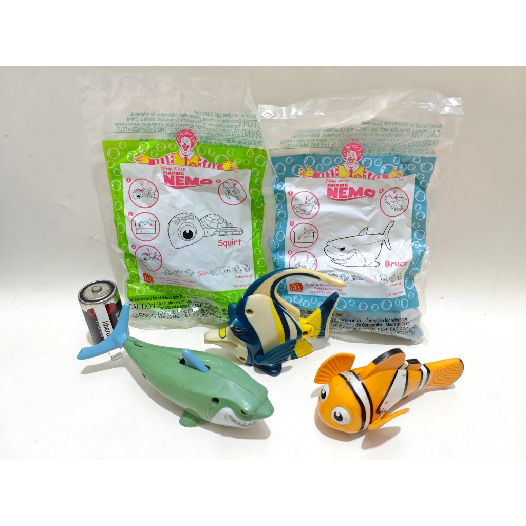 Set vintage happy meals mcd finding nemo gill bruce shark , squirtle sea turtle , marlin clown fish 