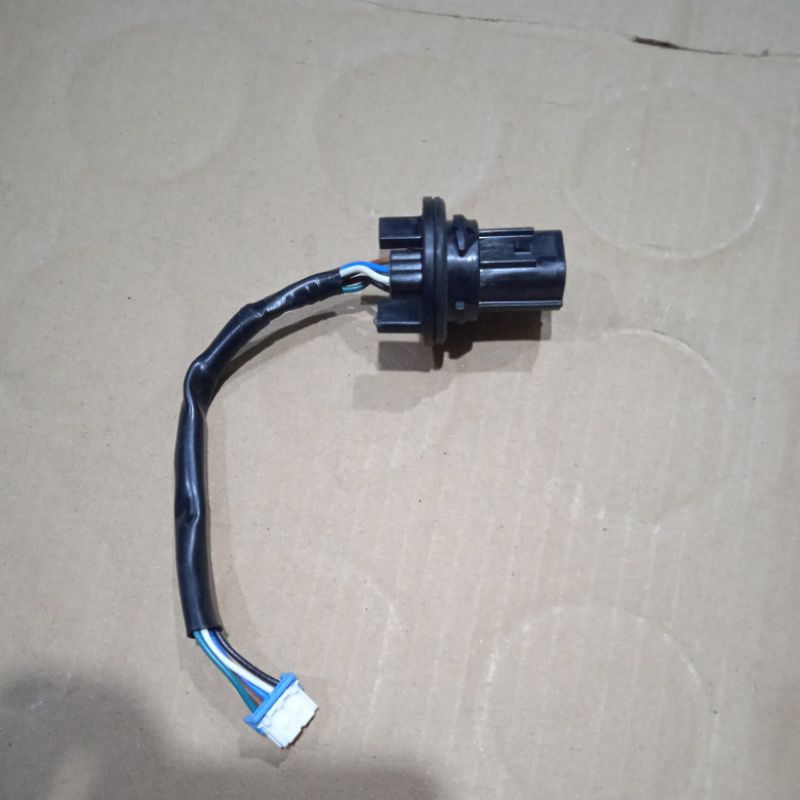 Soket lampu depan Scoopy  beat