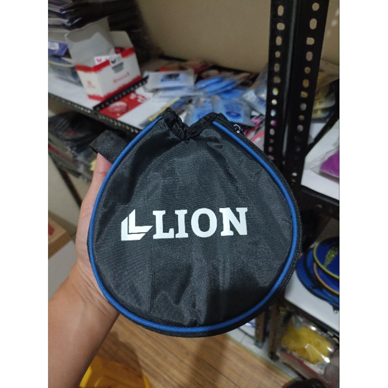 COVER BAT TENIS MEJA LION OVAL