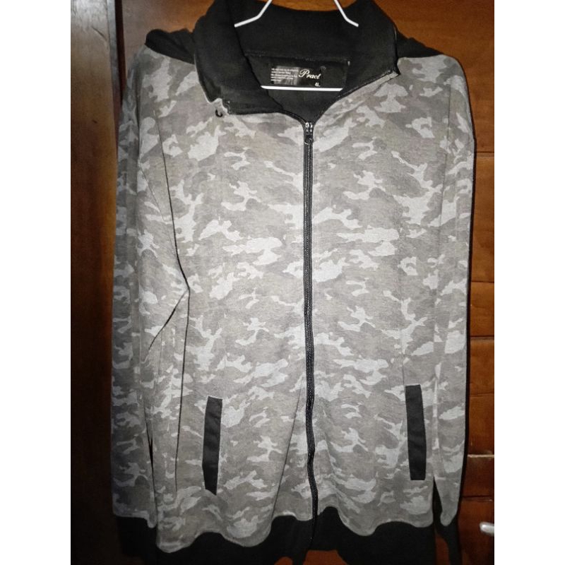 Pract Camo hidden hoodie