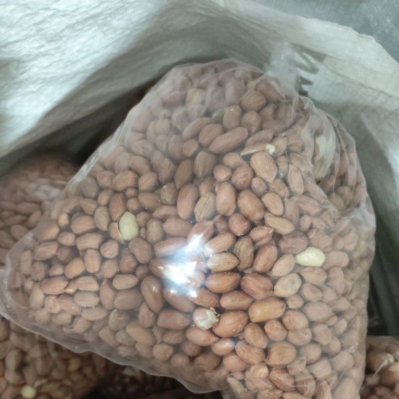 

KACANG TANAH LOKAL 1 kg