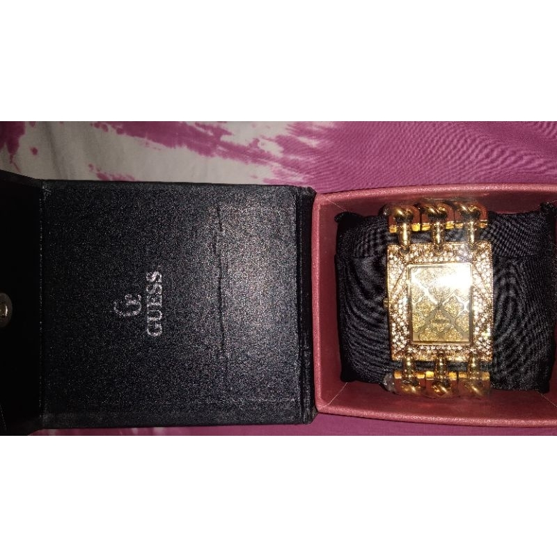 PRELOVED JAM GUESS