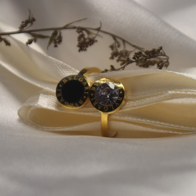 Glintzy.co_Cincin Titanium Bulgari Black Permata