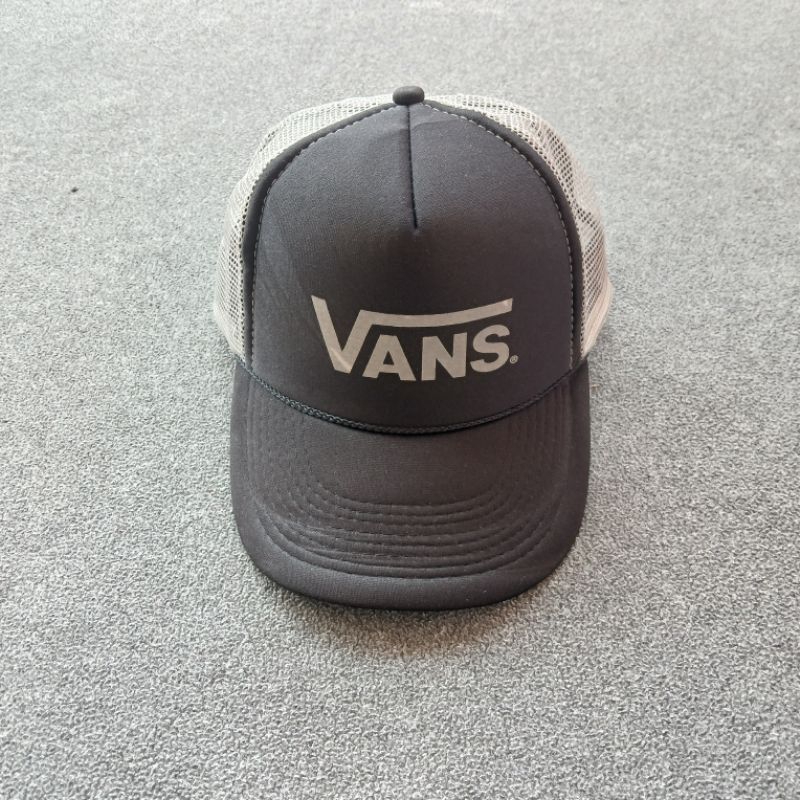 Topi 90s Vans Trucker Hat Spell Out - OSFA