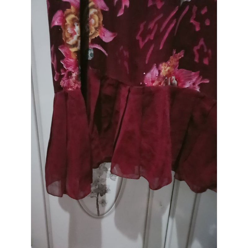 Preloved Gamis Maroon Motif Bunga Bawah Rumbai
