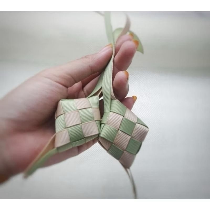 

1 BUAH - KETUPAT PITA 9MM SPRING MOSS-TAN