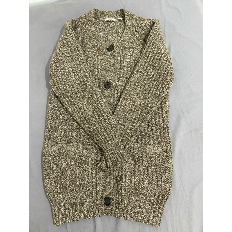UNIQLO SWEATER RAJUT