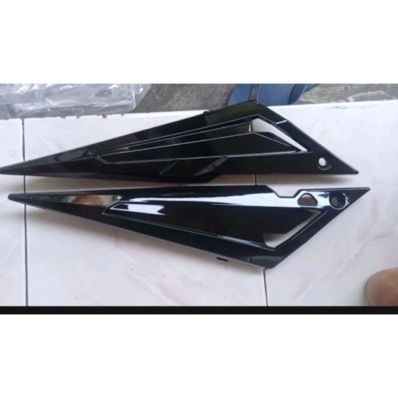 sambungan body / Bok aki Tutup Aki Jupiter mx old lama hitam
