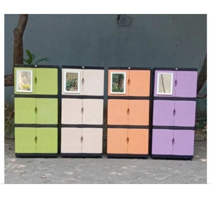 Lemari Brio 3 Susun Lemari Baju Pakaian Anti Rayap Isi Kunci Kaca