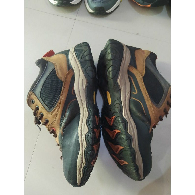 sepatu eigger anaconda