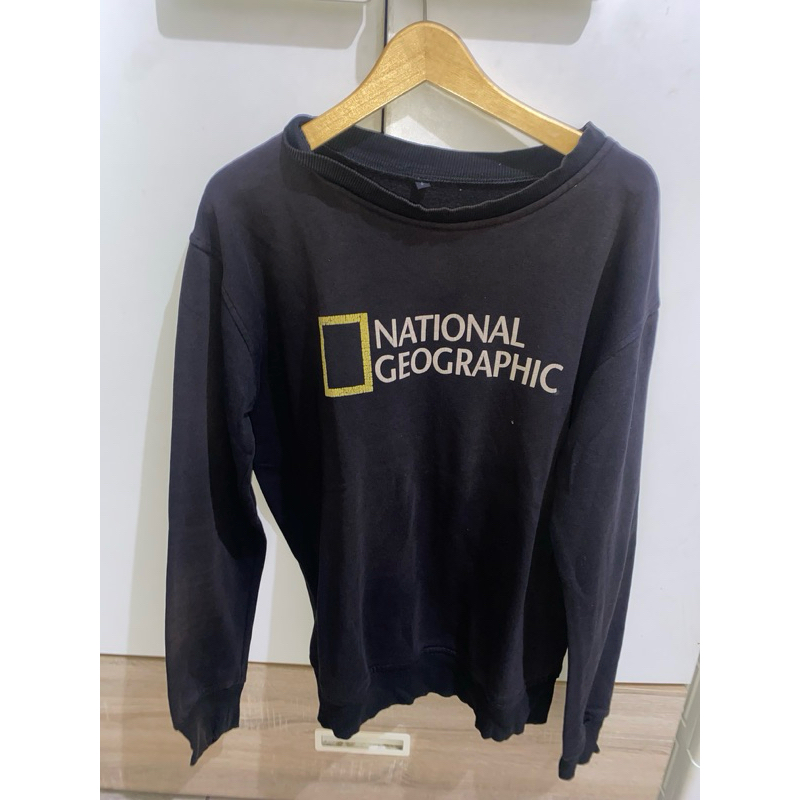 [preloved] crewneck National Geographic