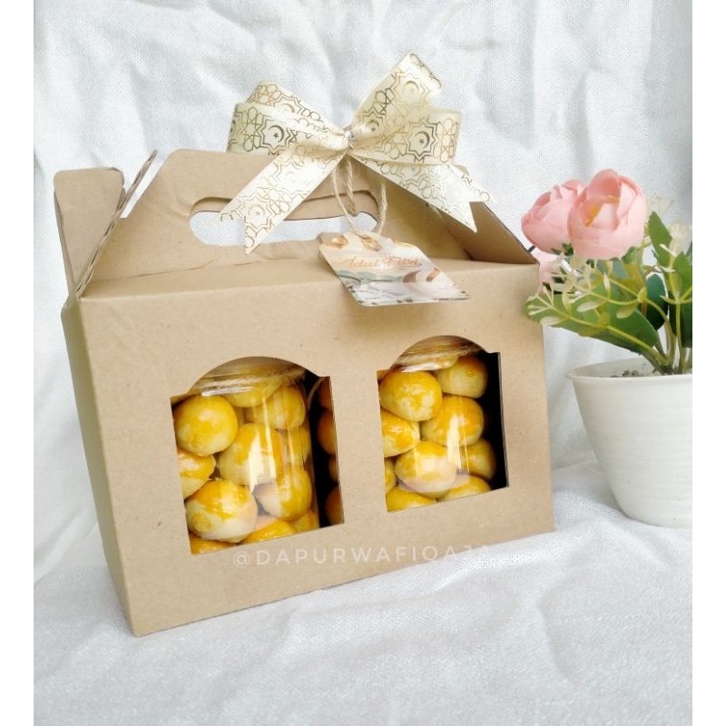 

HAMPERS KUE NASTAR SPECIAL ISI 2 TOPLES Tabung 600 ml