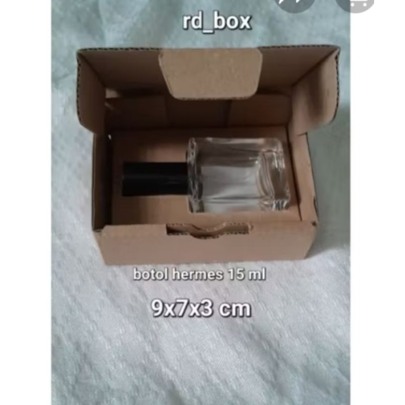 

Kardus/Box/Kotak,Uk 9x7x3 cm,box Parfum + Partisi 15 ml