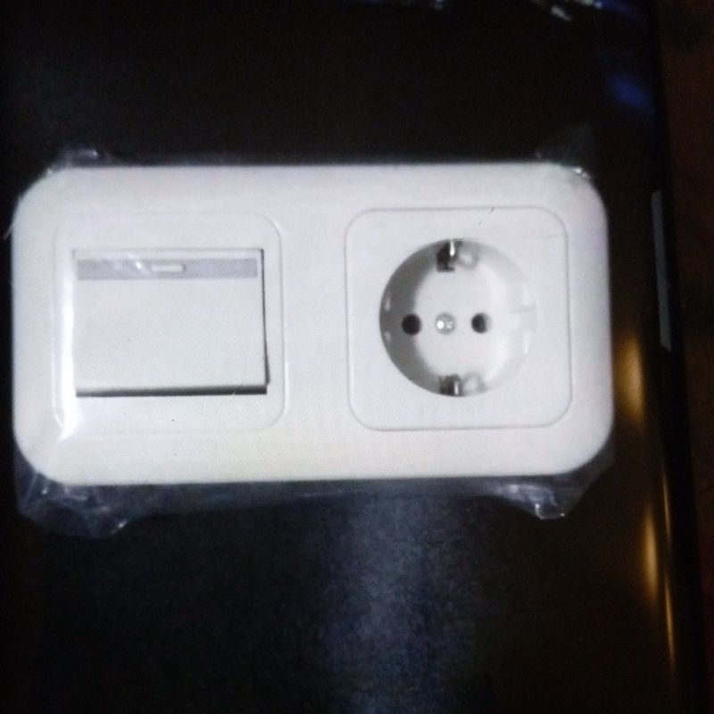 SAKLAR PANASONIC SET WIDE LEBAR STOP KONTAK 2 in 1 FRAME